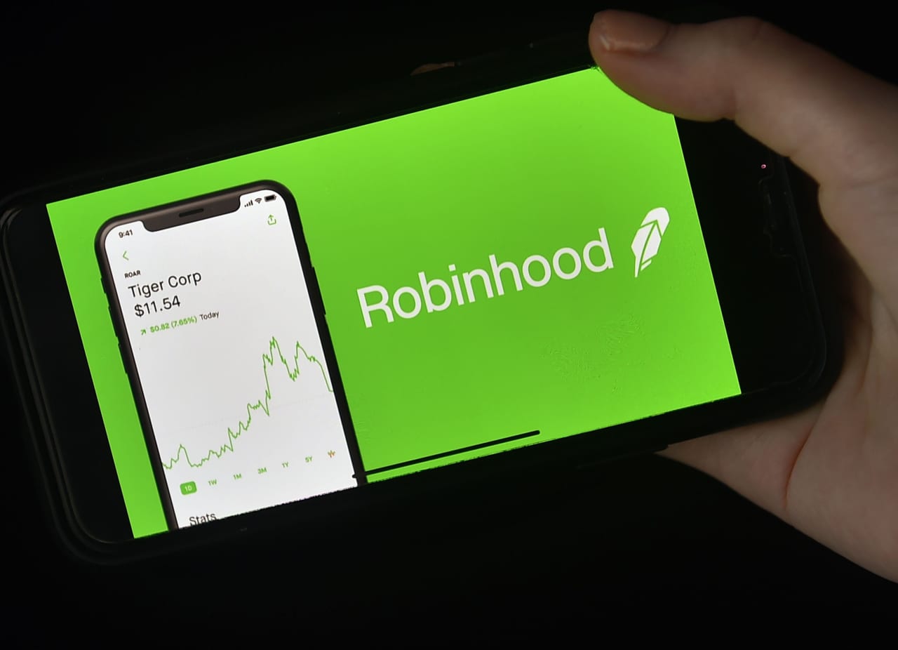 Users say Robinhood’s overnight trading service went down after Israeli attack